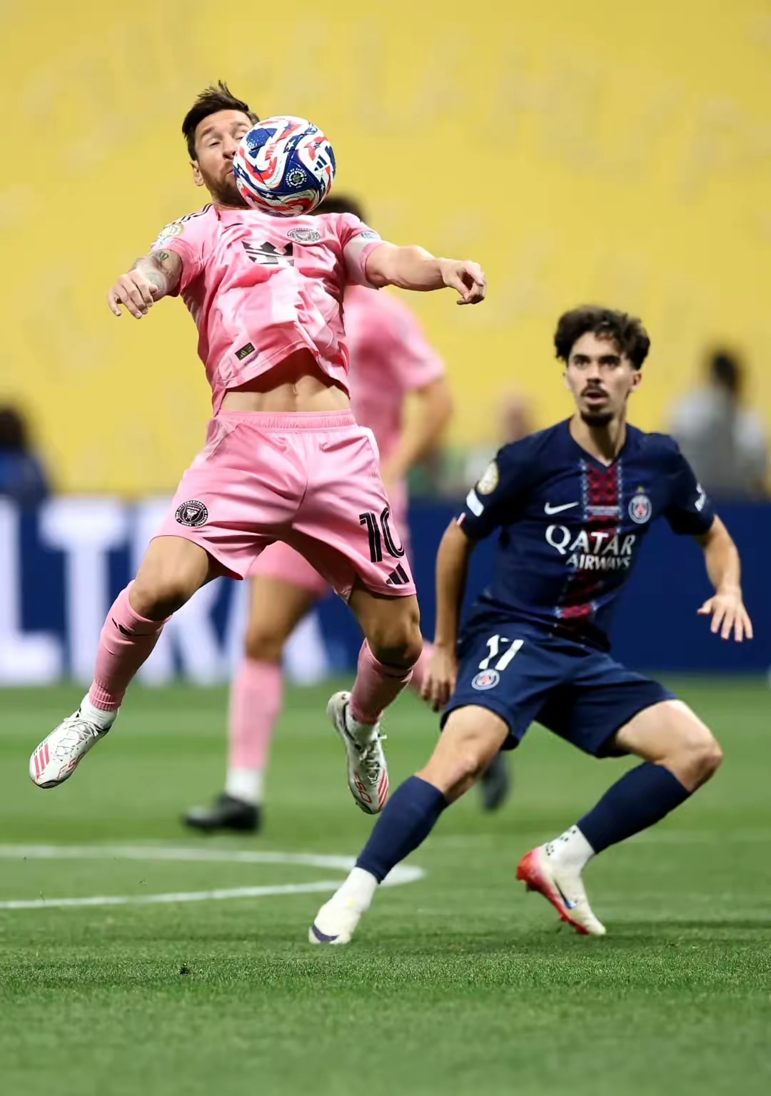 关于赛地聚焦——法甲加时末段热度飙升；尤文图斯迎来里程碑；底气十足；身体对抗强度拉满的信息-九游体育入口