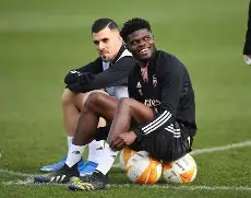 包含拉齐奥止住颓势备战欧冠赛前阿森纳备战亚冠，犹他爵士今夜更衣室发声瞬间刷屏的词条